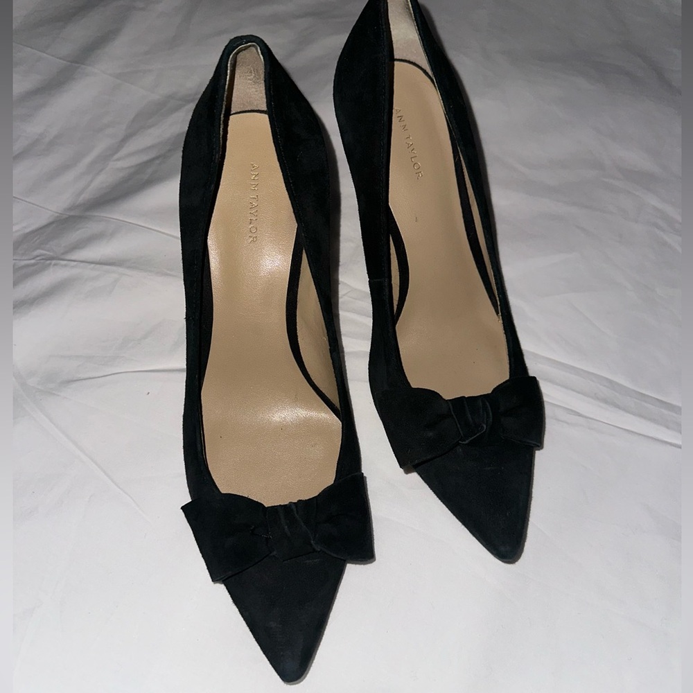 Ann Taylor black heels